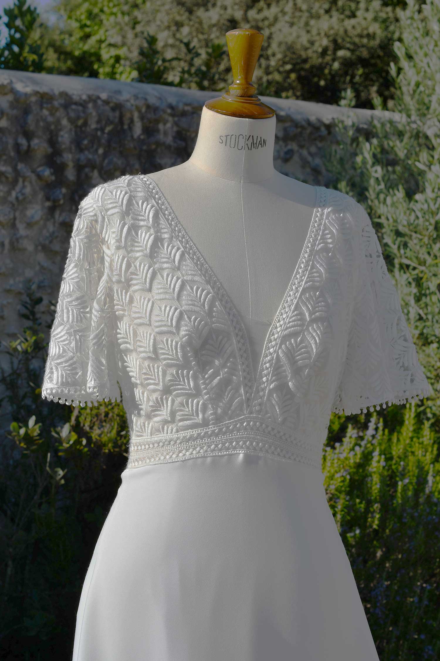 AIRES - Manon Pascual - Collection prêt-a-porter 2023 - robes de mariee