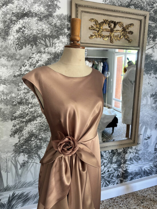 Robe de cérémonie bronze sur mesure, Atelier Manon Pascual en Nouvelle-Aquitaine